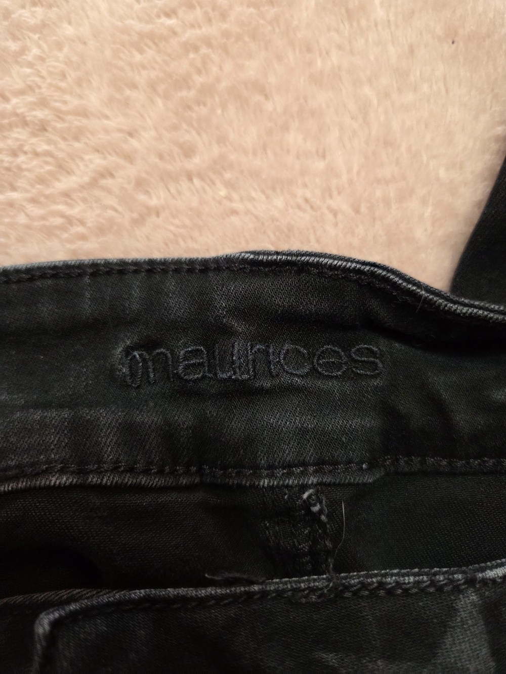 Women’s Black Star Print Capri Jeans - Picture 2 of 5